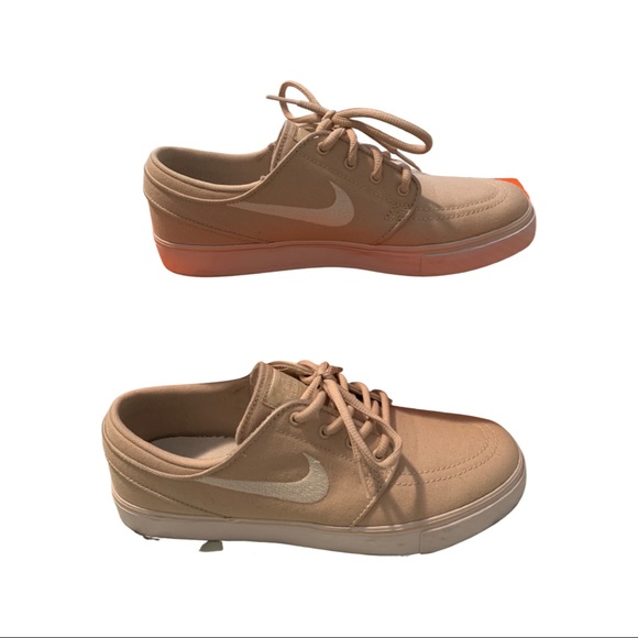 Nike Janoskis - Picture 1 of 3